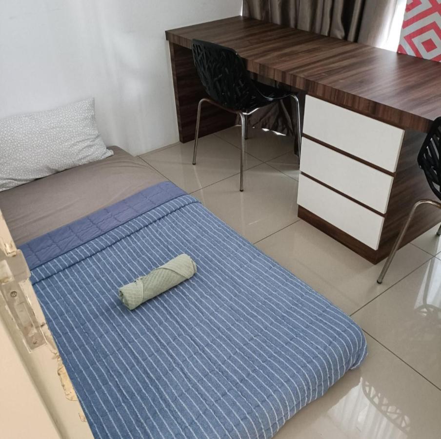 5 Guests With Netflix & @ Puteri Harbour Apartment *